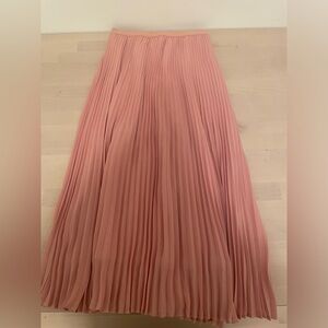 Aritzia Babaton pleated pink skirt